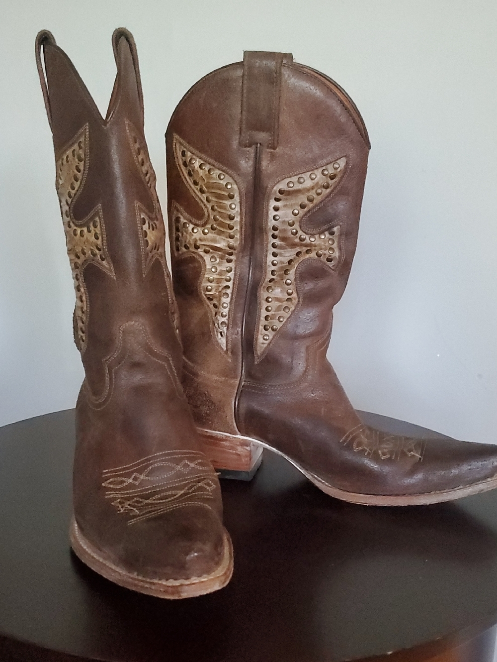 Frye Chestnut Brown Studded Western Heeled Boots
